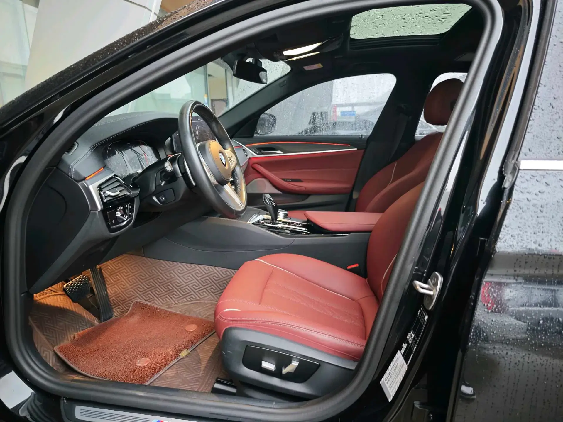 2023 BMW 5 thumbnail 2