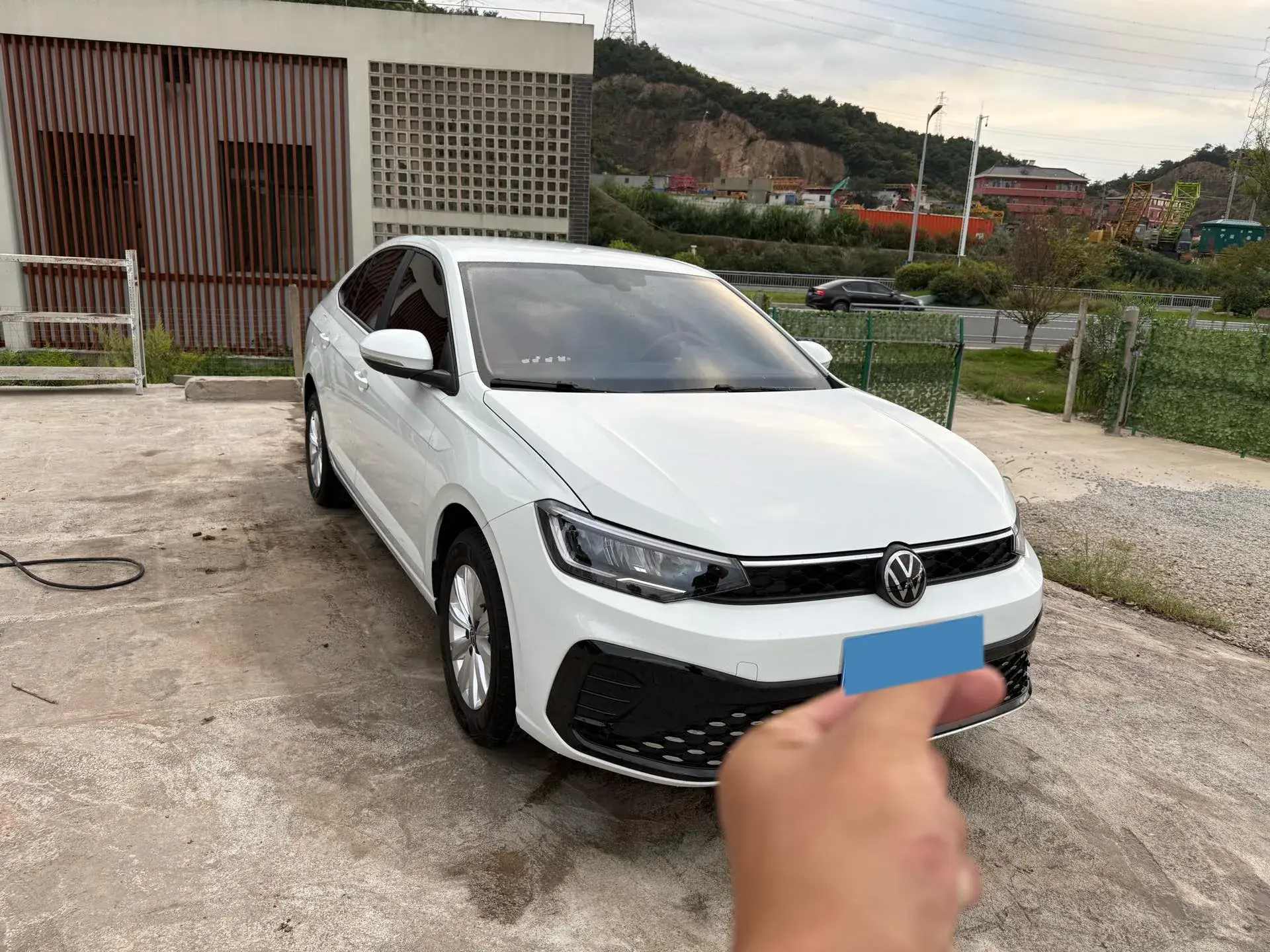 2023 VOLKSWAGEN LAVIDA thumbnail 2