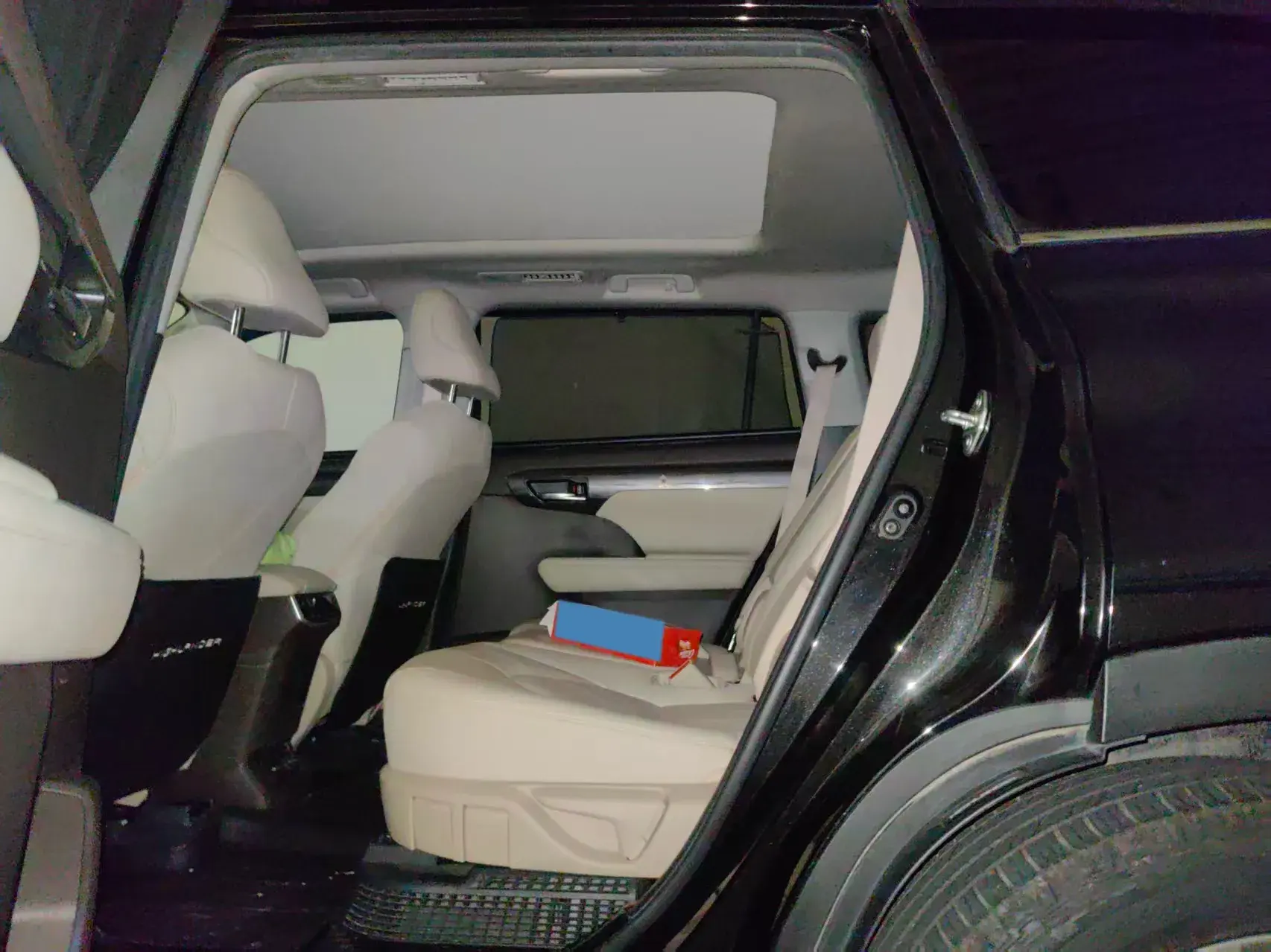 2022 TOYOTA HIGHLANDER thumbnail 3