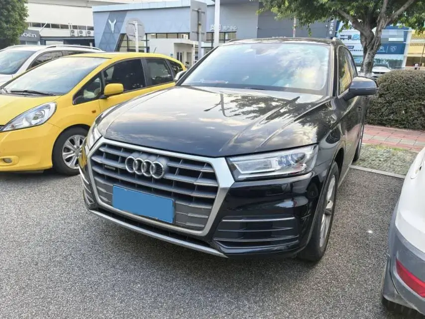 2020 AUDI Q5L view 1
