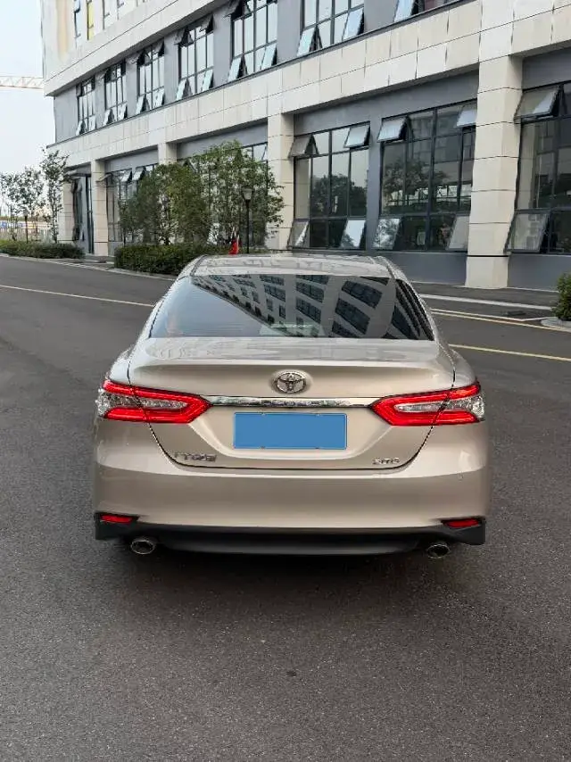 2019 TOYOTA CAMRY thumbnail 4