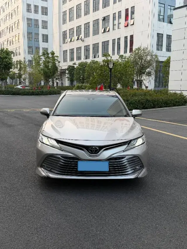 2019 TOYOTA CAMRY thumbnail 2