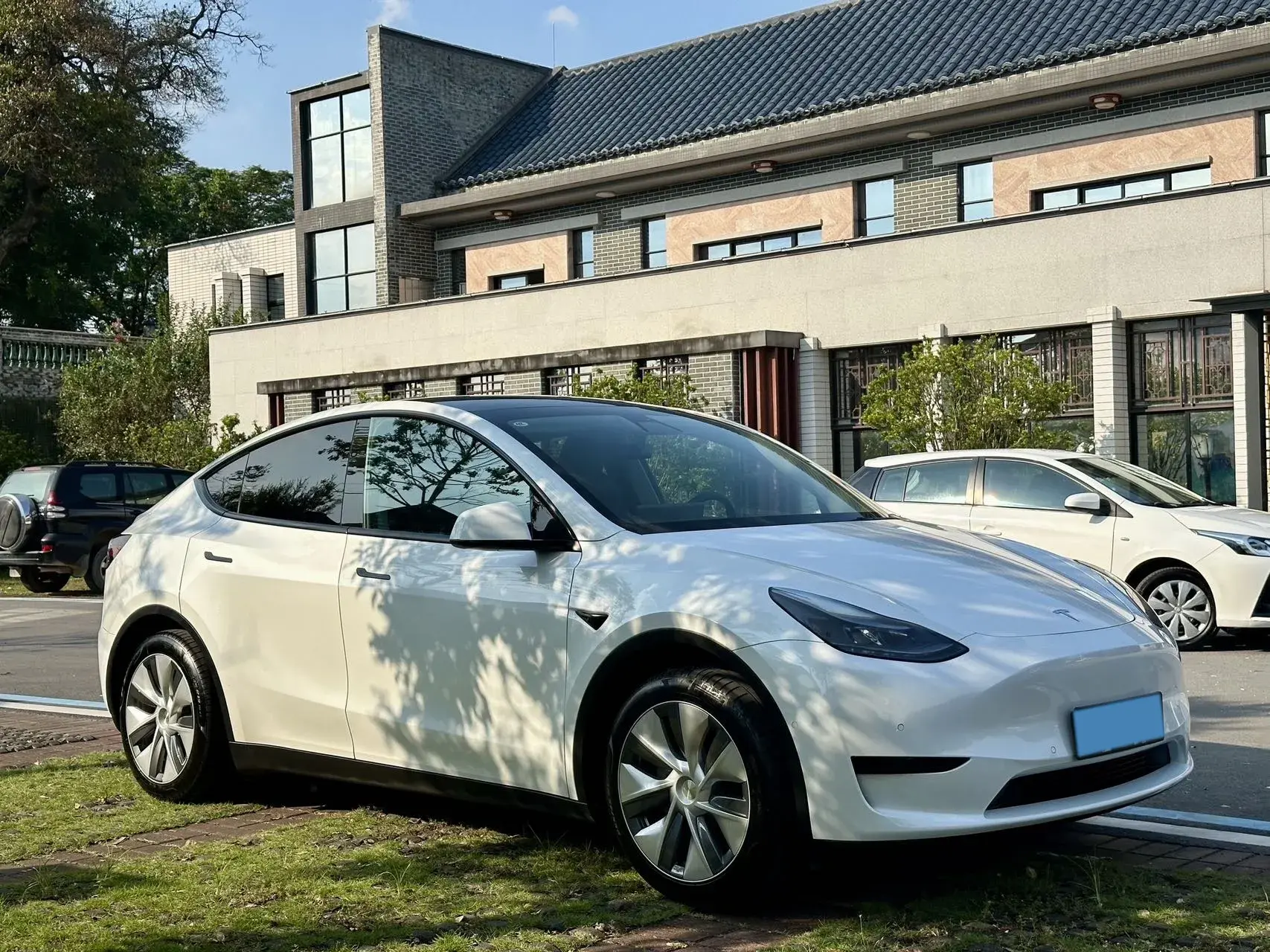 2022 TESLA MODEL thumbnail 3