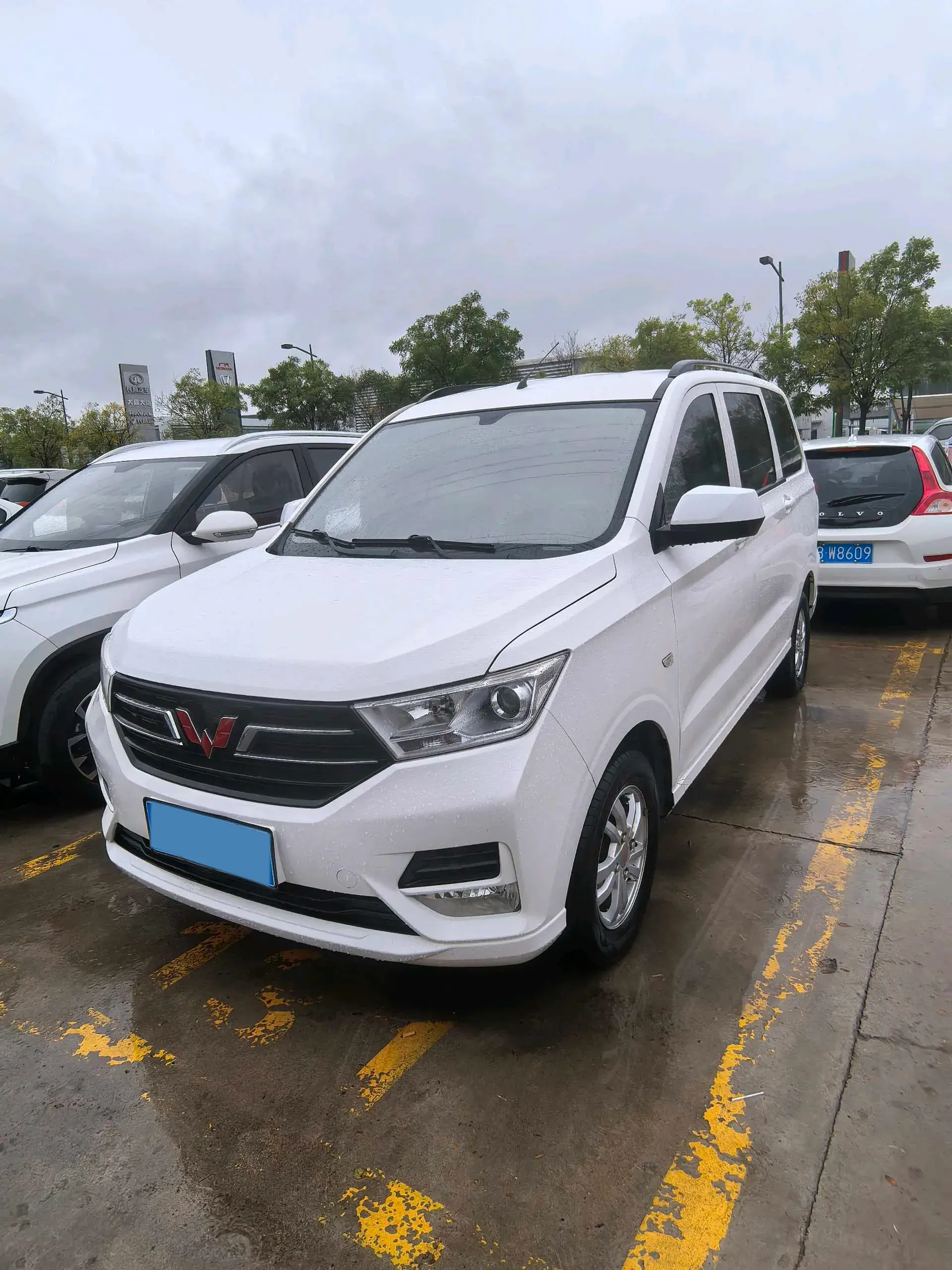 2019 WULING HONGGUANG view 1