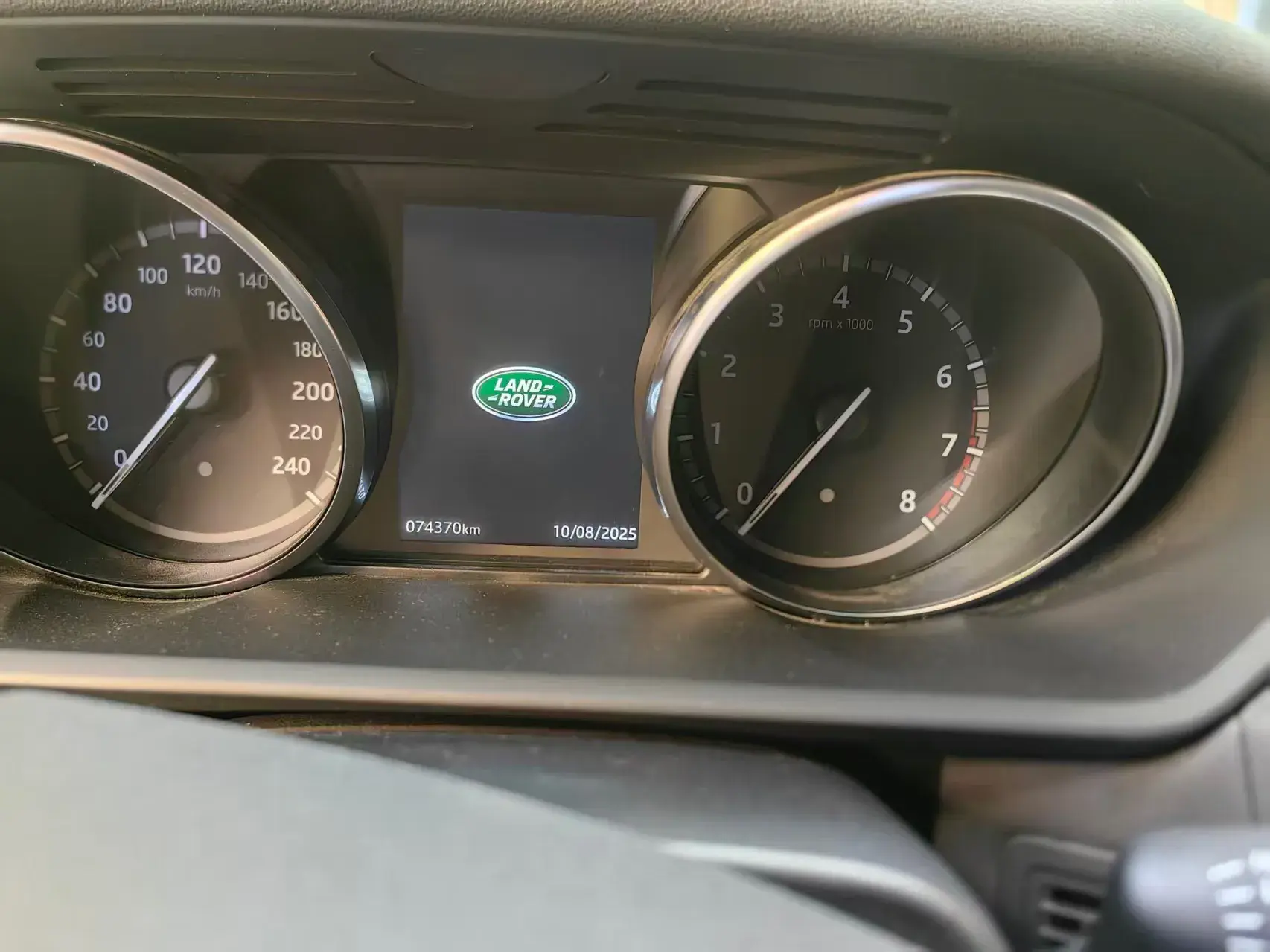 2019 LAND ROVER thumbnail 4