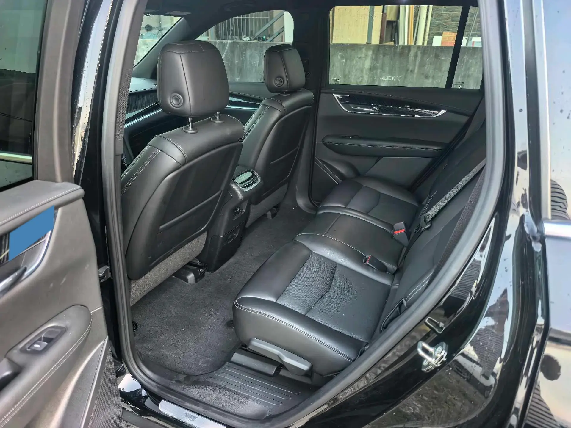 2022 CADILLAC XT6 thumbnail 3