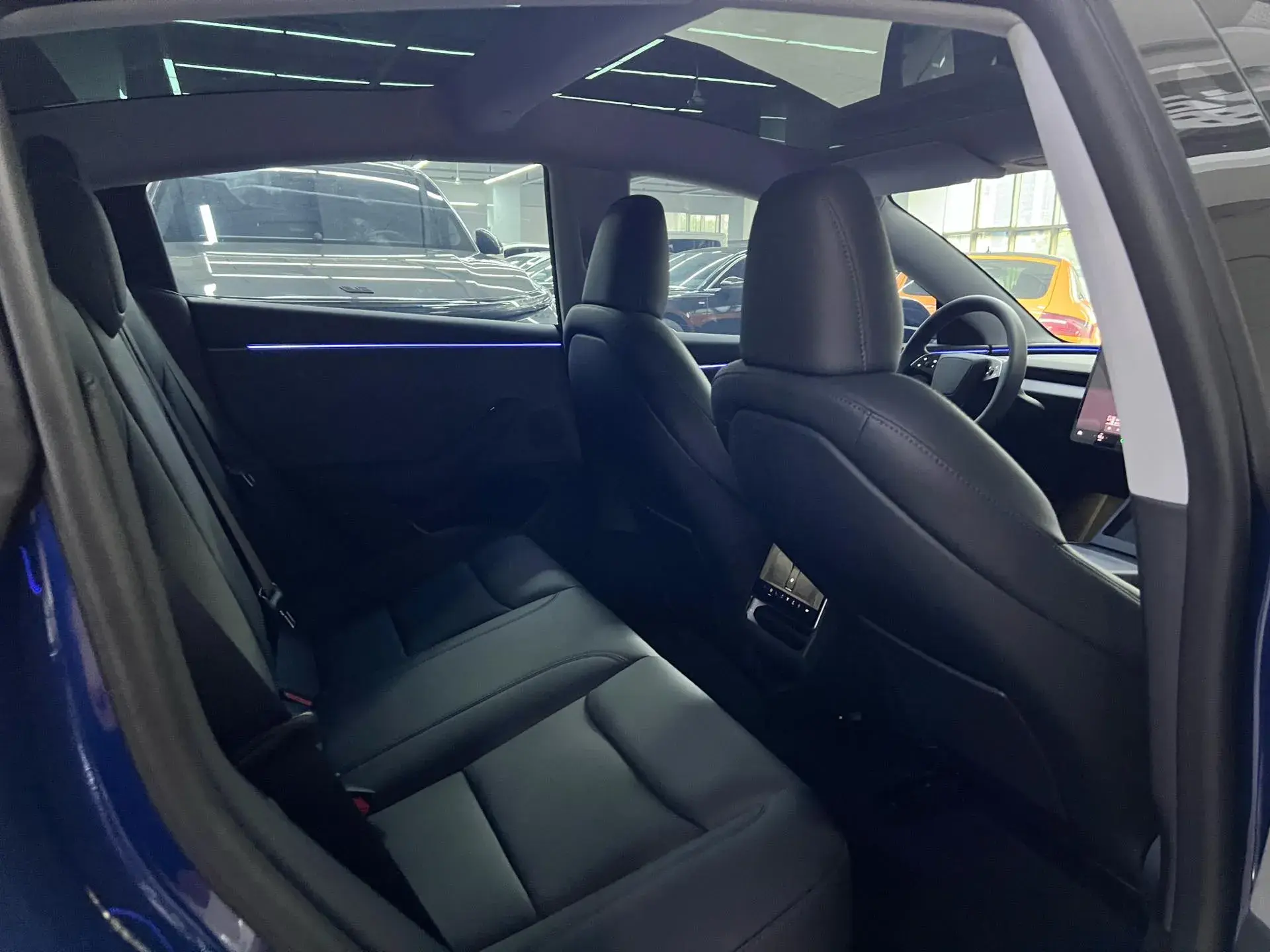 2025 TESLA MODEL thumbnail 4