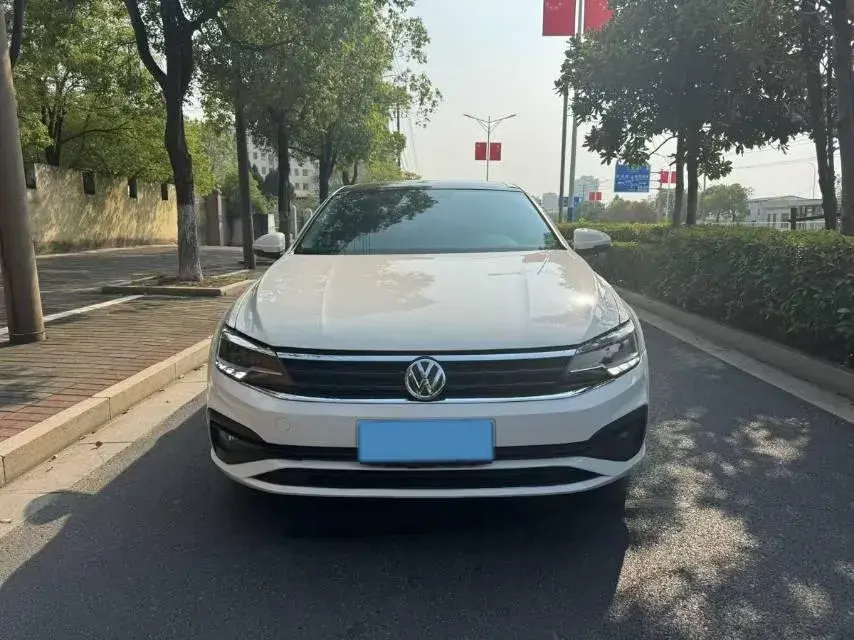 2021 VOLKSWAGEN LAMANDO thumbnail 3