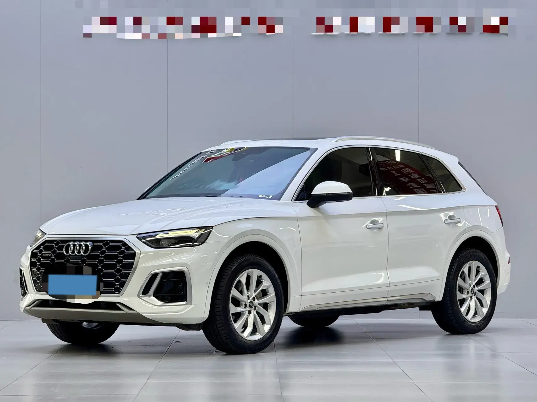 2022 AUDI Q5L view 1