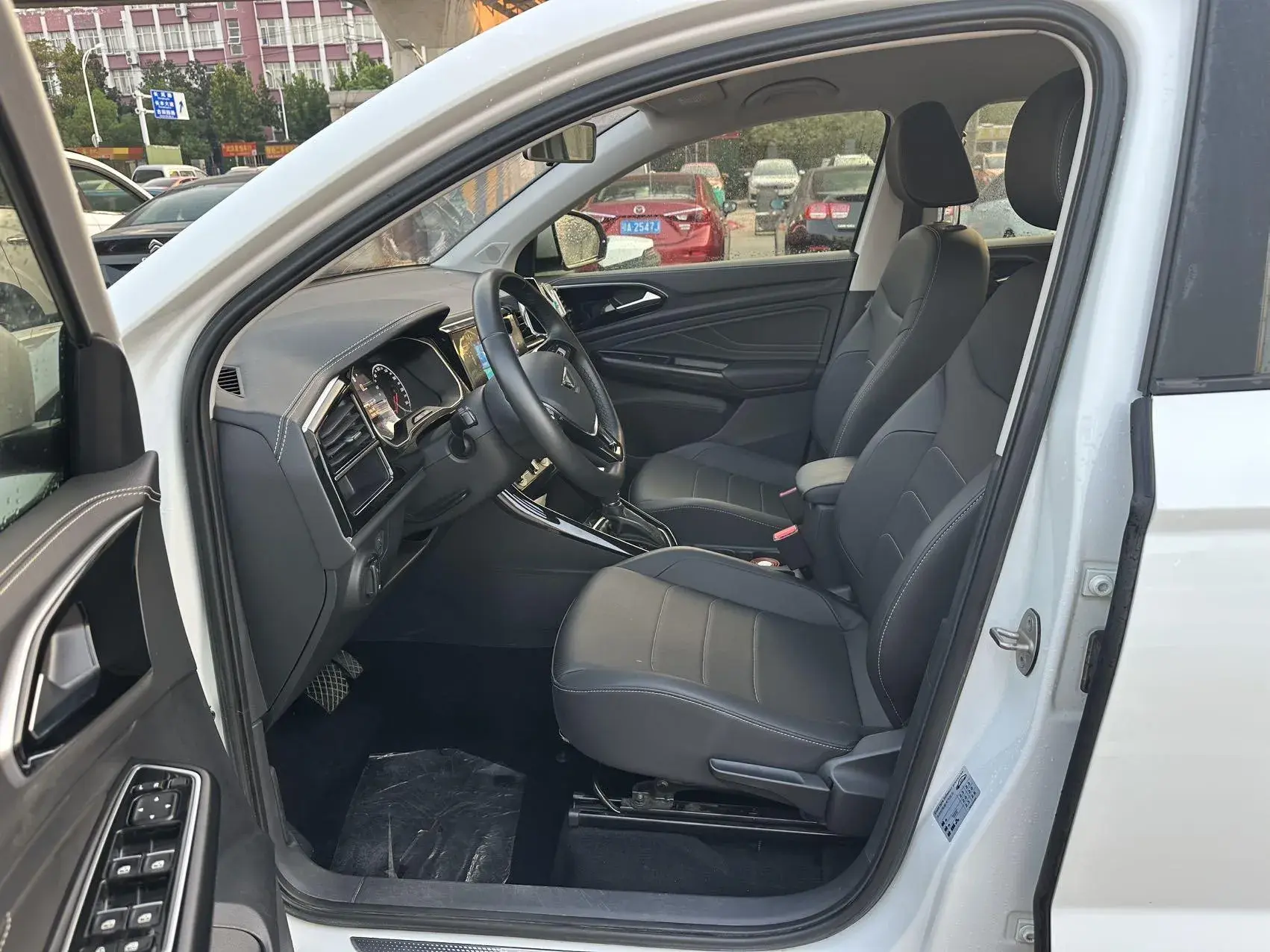 2022 JETTA VS5 thumbnail 4