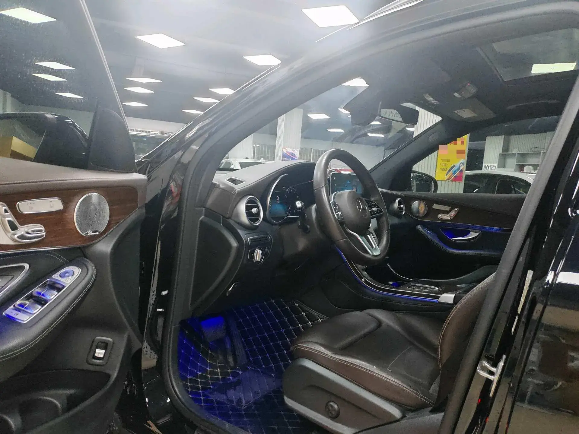 2020 MERCEDES-BENZ GLC thumbnail 4