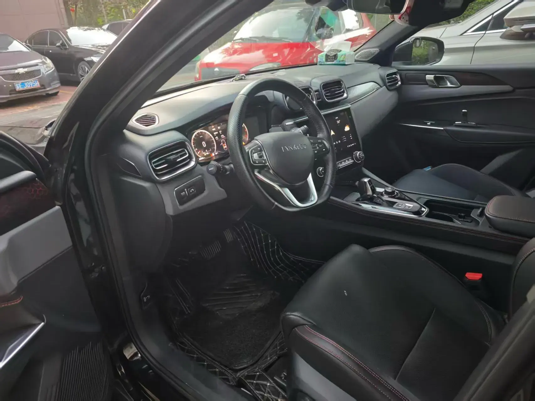 2019 LYNK&CO 03 thumbnail 2