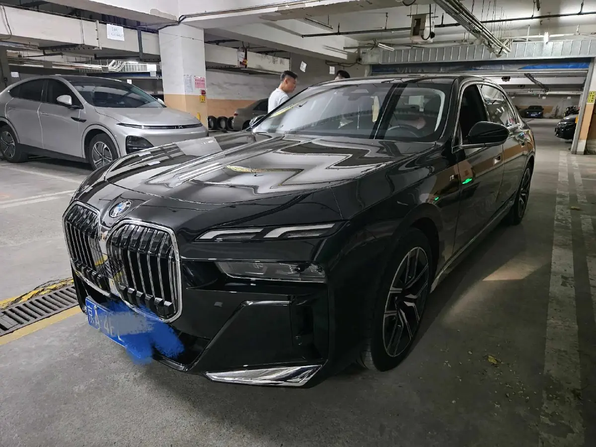 2023 BMW 7 Series 3.0T 272HP L6 8AT 2023 BMW 7 Series 3.0T 272HP L6 8AT