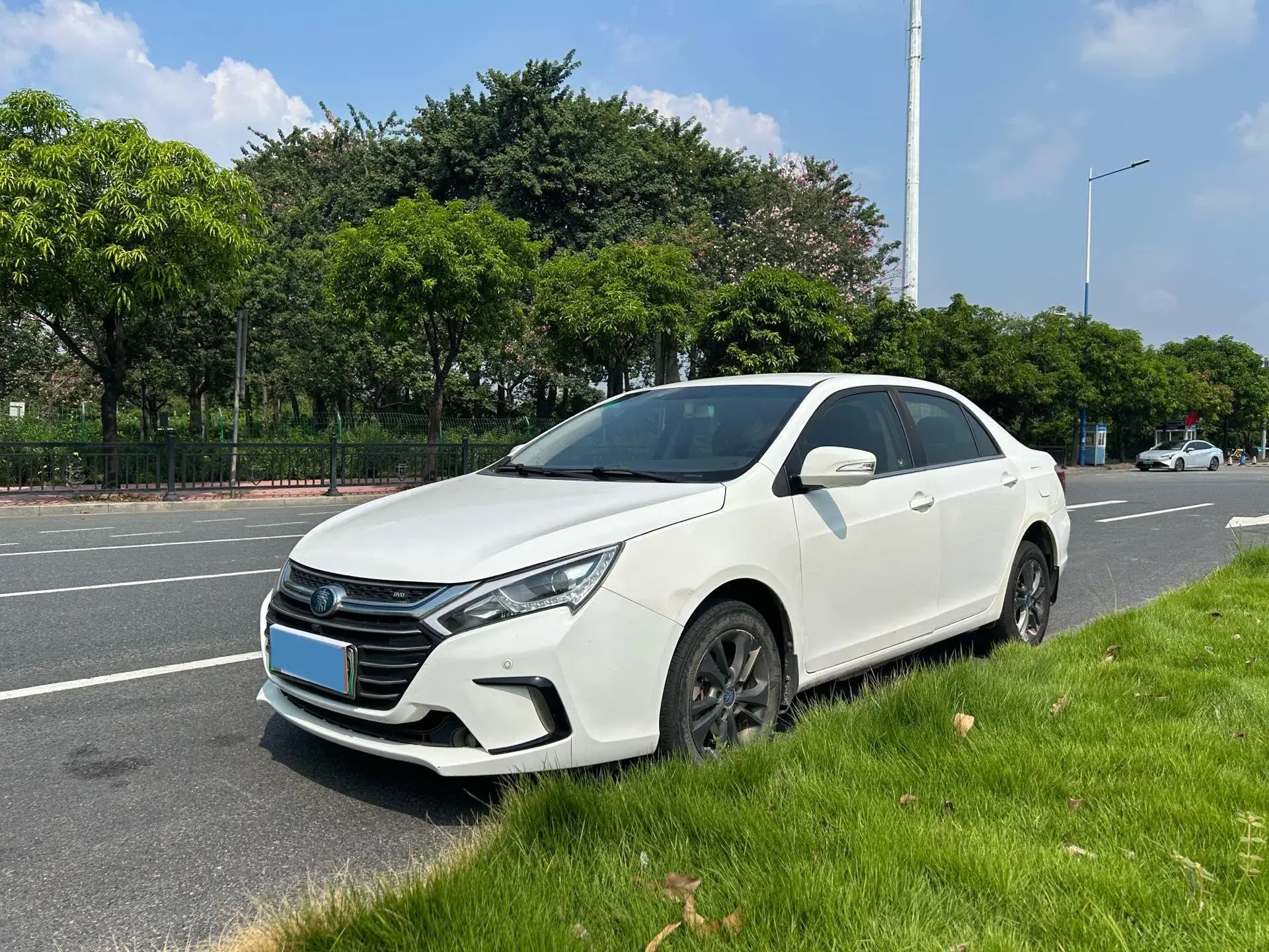 2019 BYD QIN view 1