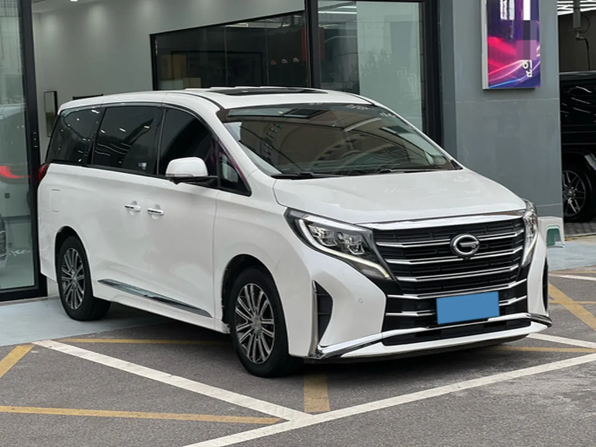 2021 GAC TRUMPCHI thumbnail 3