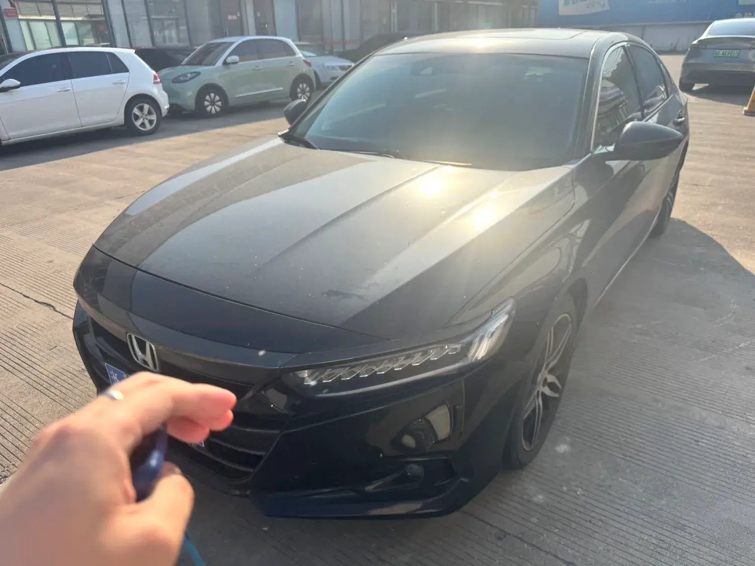 2022 HONDA ACCORD view 1