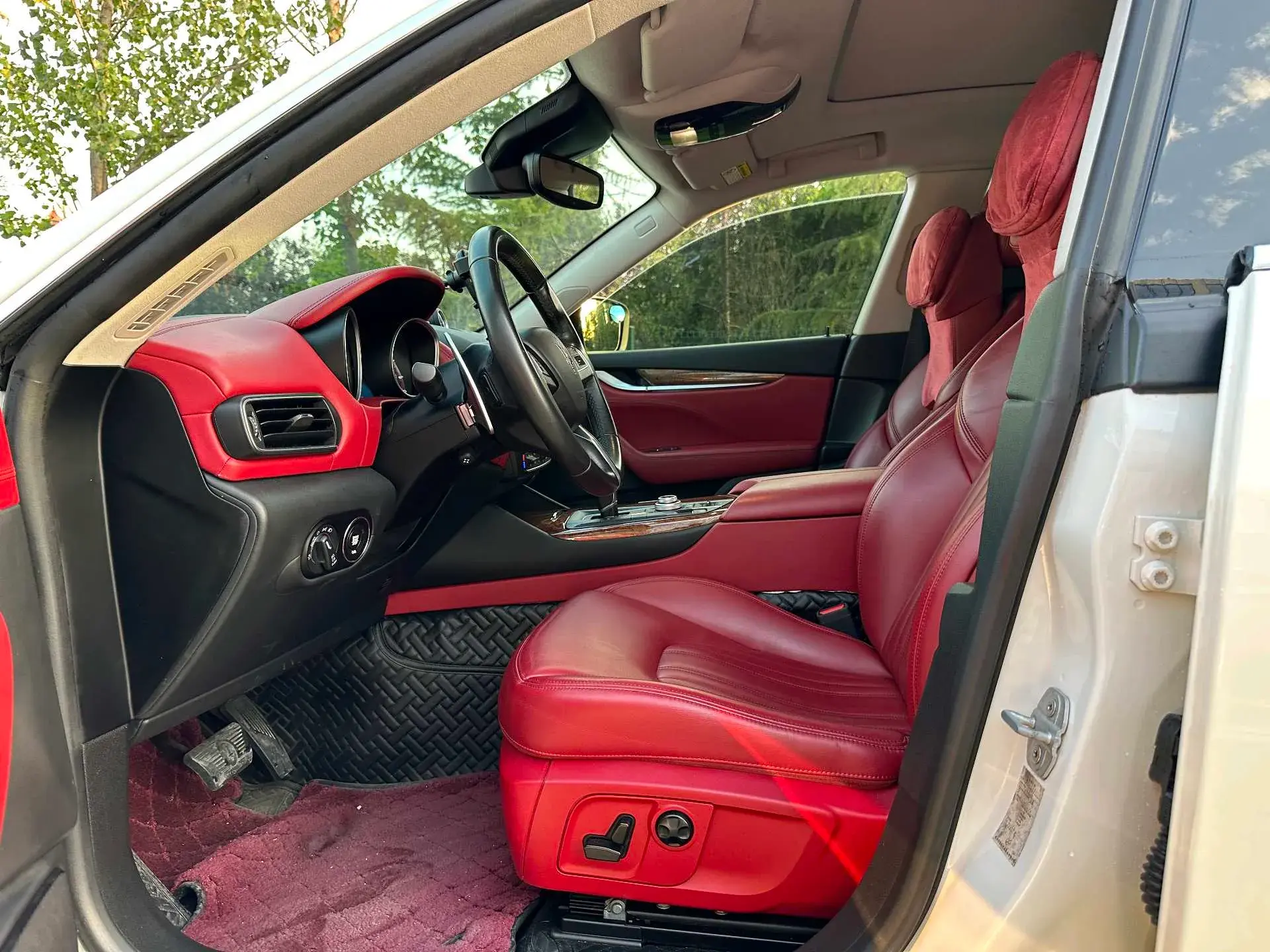 2018 MASERATI LEVANTE thumbnail 4