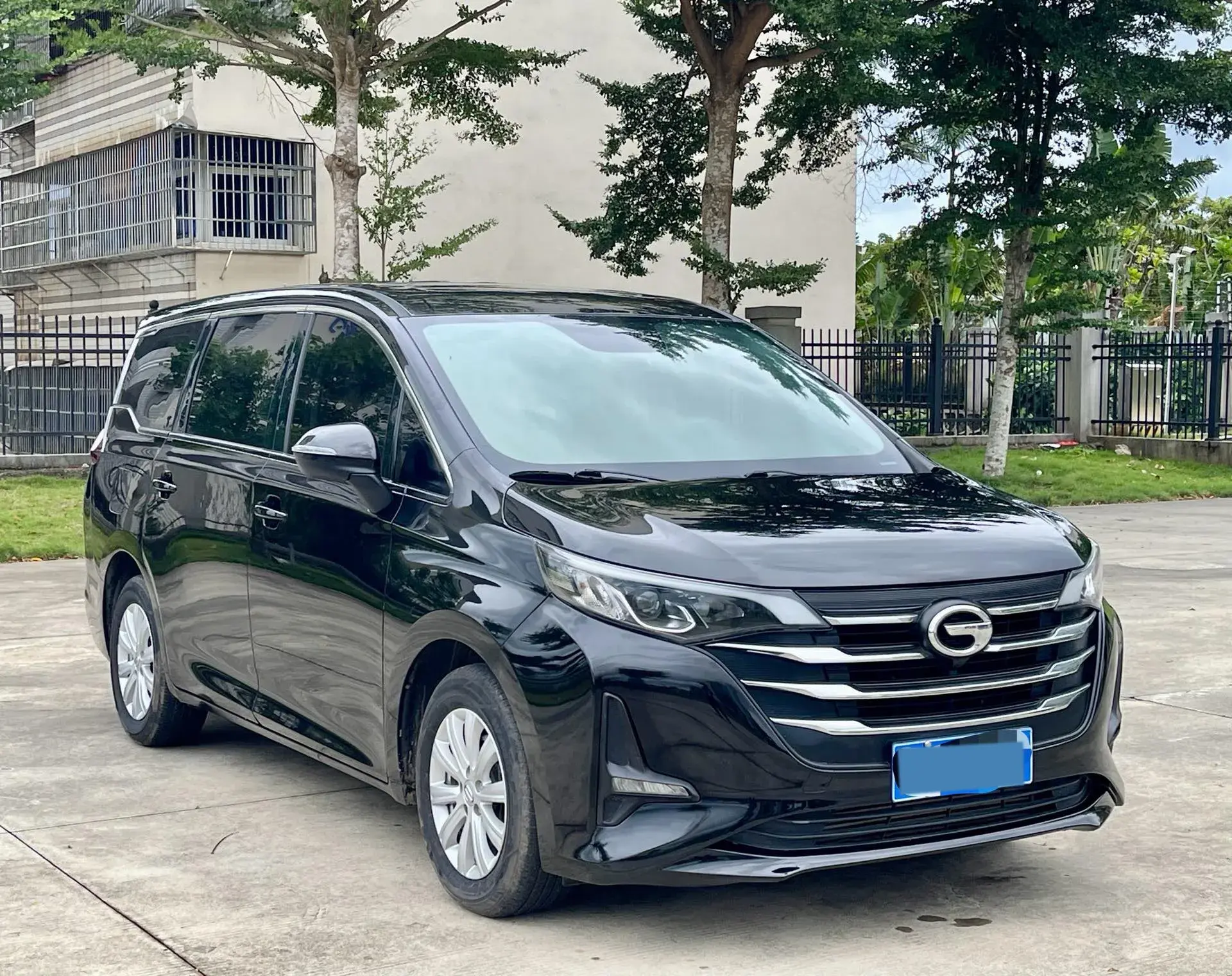 2021 GAC TRUMPCHI thumbnail 3