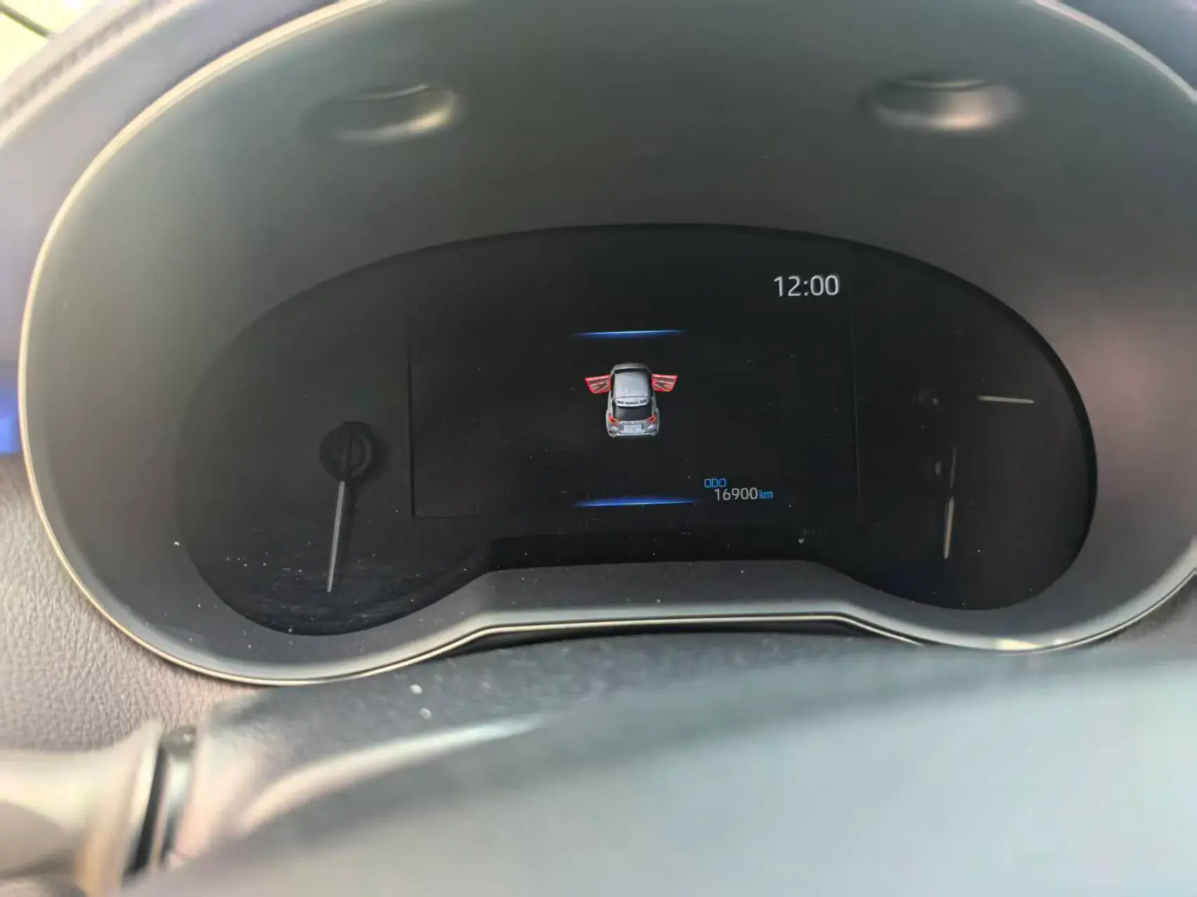 2023 TOYOTA C-HR thumbnail 3