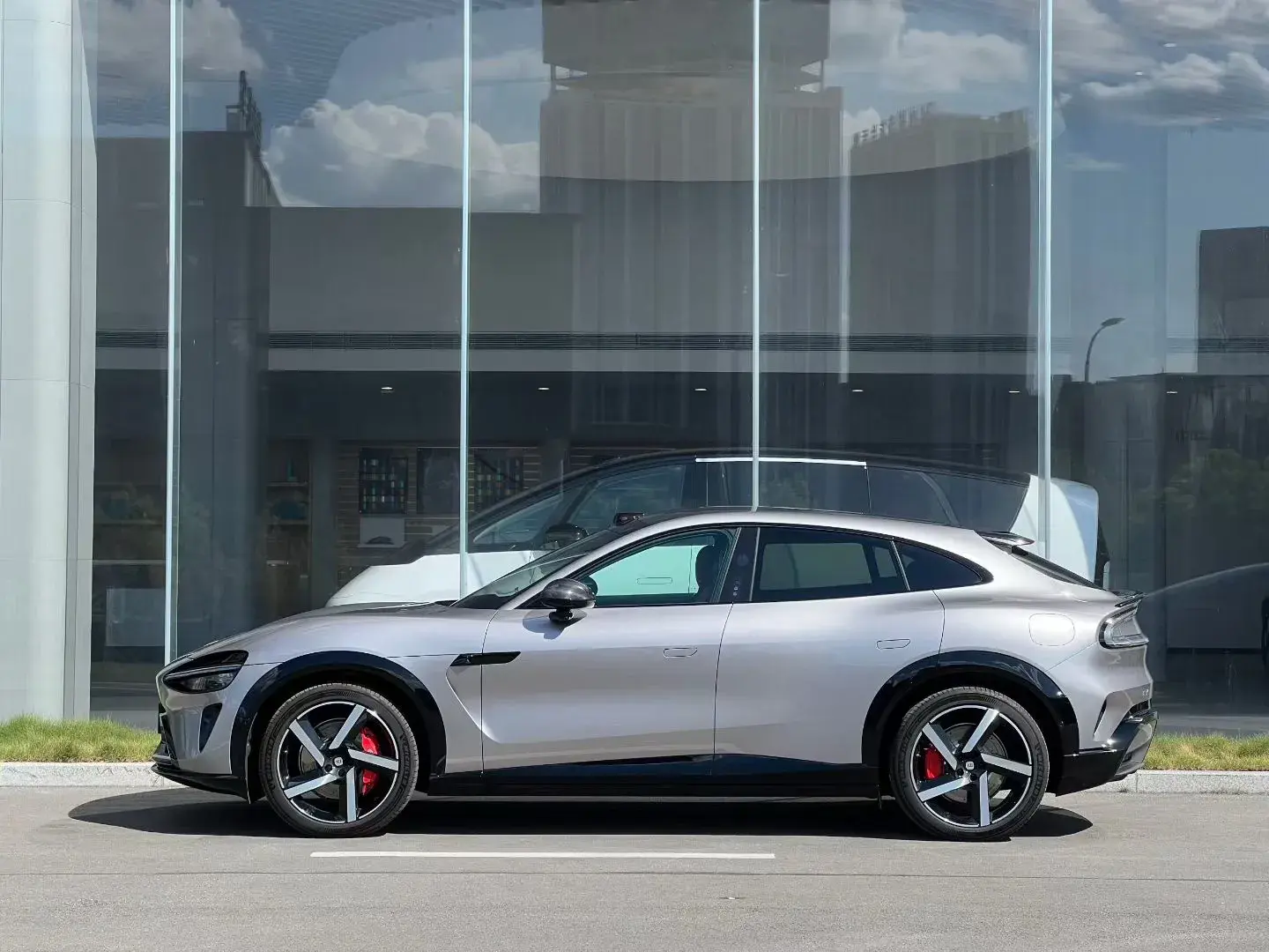 2025 MI YU7 thumbnail 2