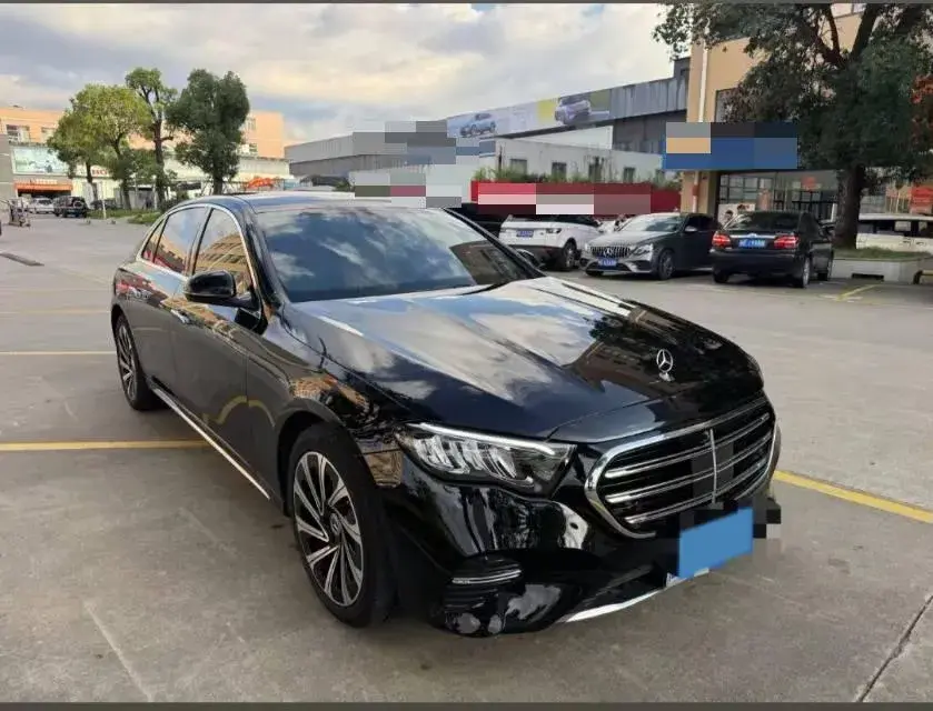 2025 MERCEDES-BENZ E thumbnail 3