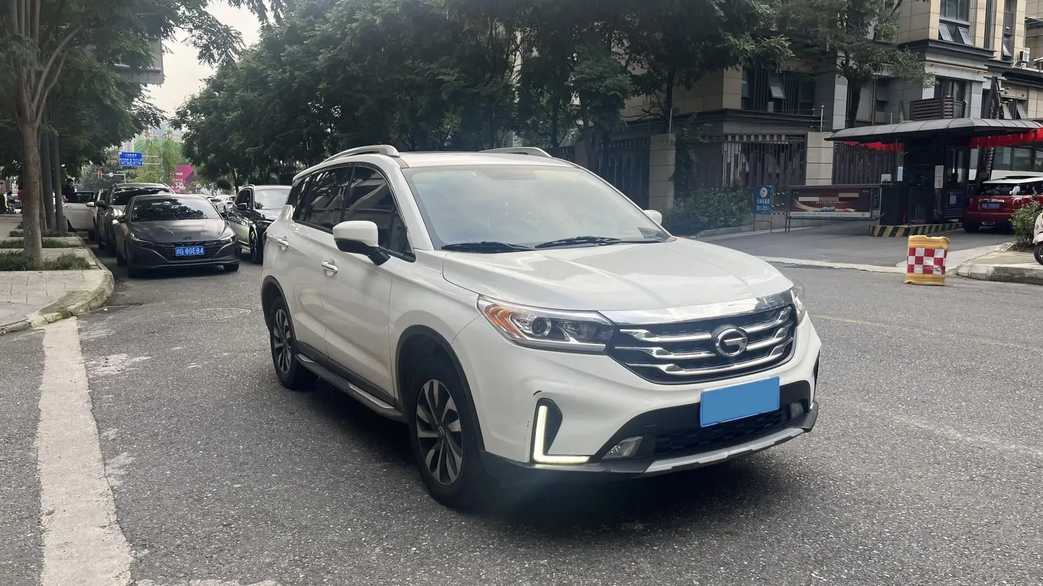 2018 GAC TRUMPCHI thumbnail 3
