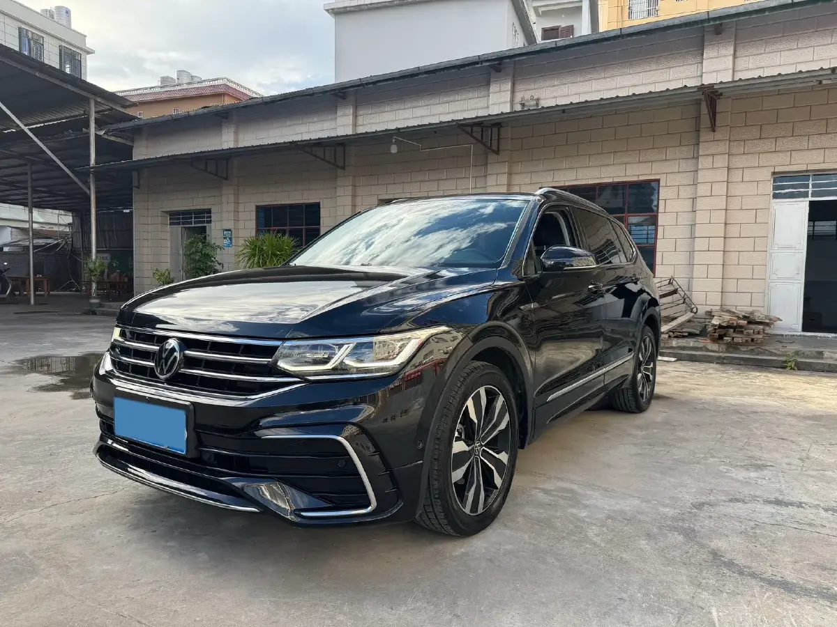 2023 Volkswagen Tiguan L 2.0T 186HP L4 7DCT