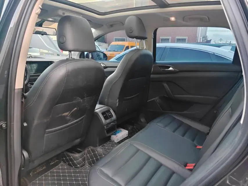 2022 VOLKSWAGEN THARU thumbnail 3