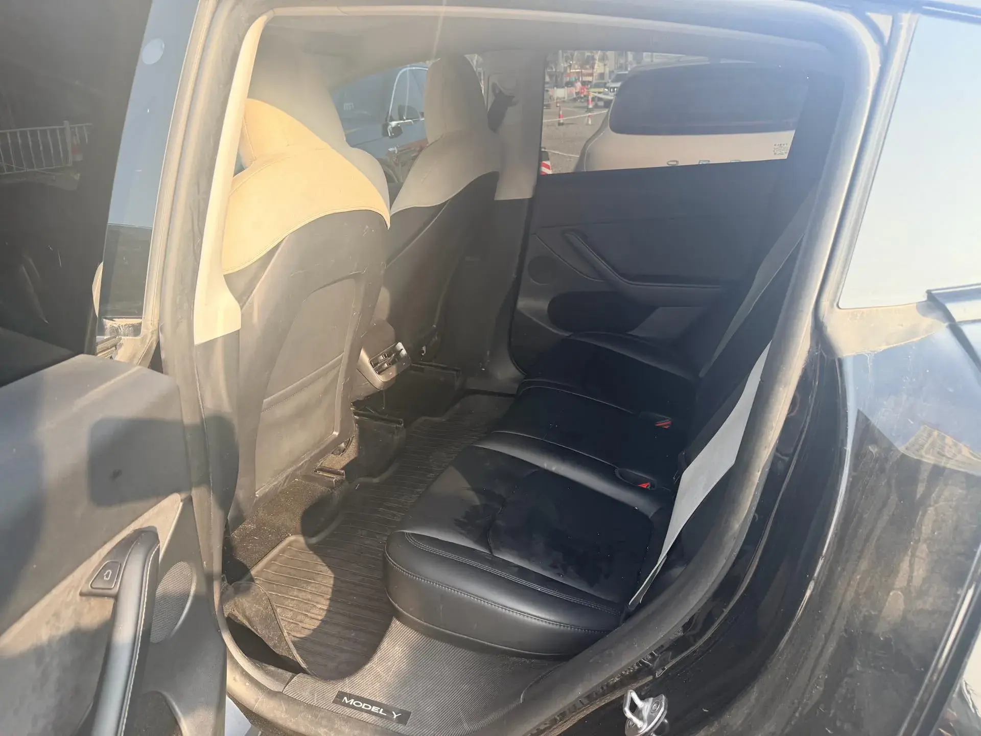 2023 TESLA MODEL thumbnail 4