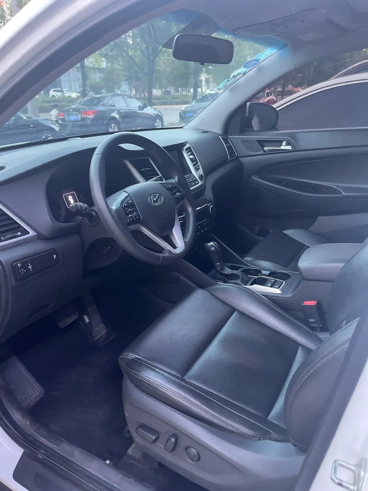 2018 HYUNDAI TUCSON thumbnail 2