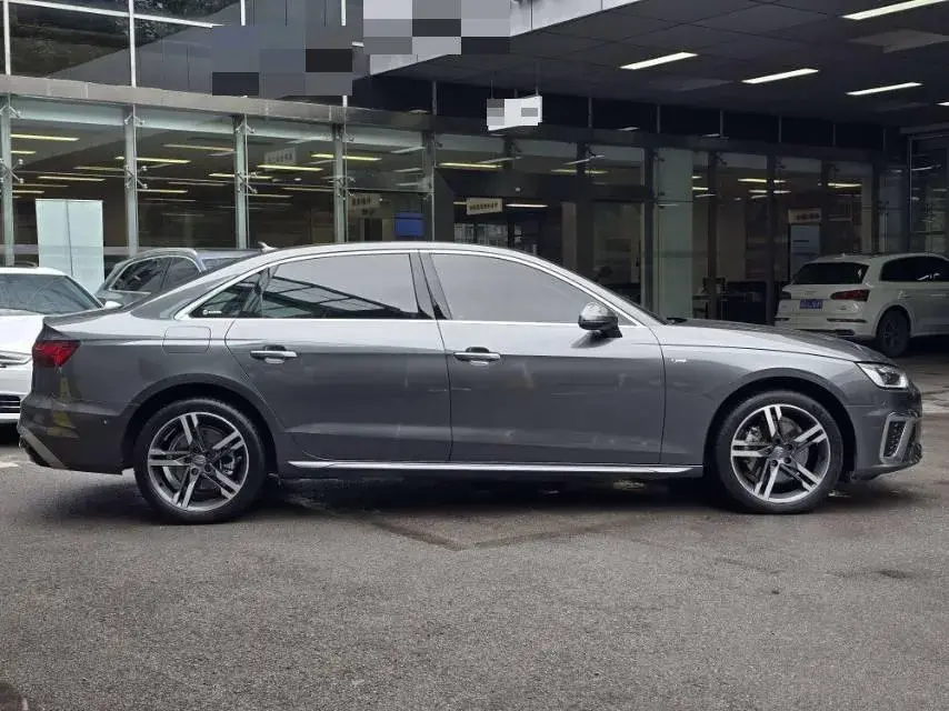 2020 AUDI A4L thumbnail 4