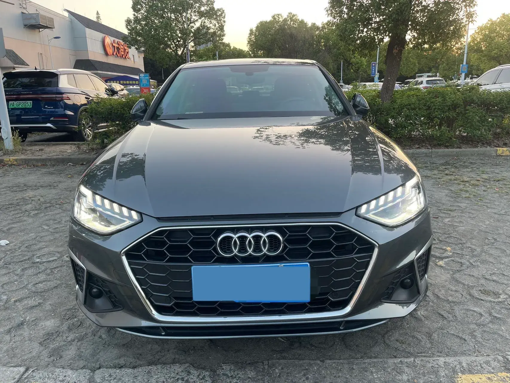 2020 AUDI A4L thumbnail 2