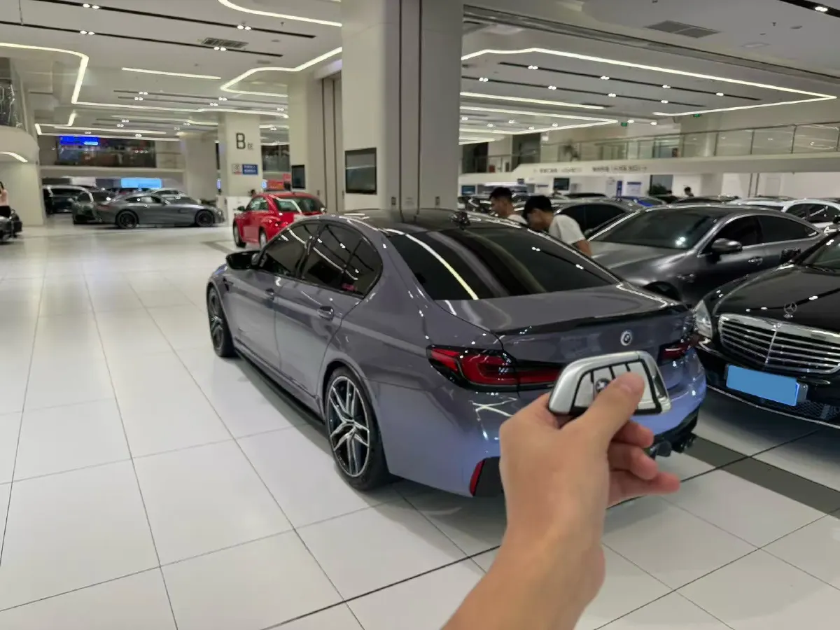 2021 BMW M5 4.4T 600HP V8 8AT,autocango,china used car exporter,china ev exporter,chinese used car exporter,chinese used ev exporter