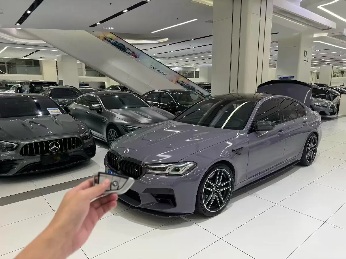 2021 BMW M5 4.4T 600HP V8 8AT,autocango,china used car exporter,china ev exporter,chinese used car exporter,chinese used ev exporter