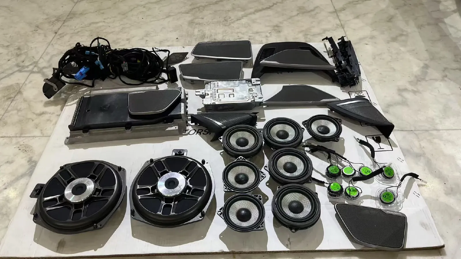 2021 BMW M5 4.4T 600HP V8 8AT,autocango,china used car exporter,china ev exporter,chinese used car exporter,chinese used ev exporter