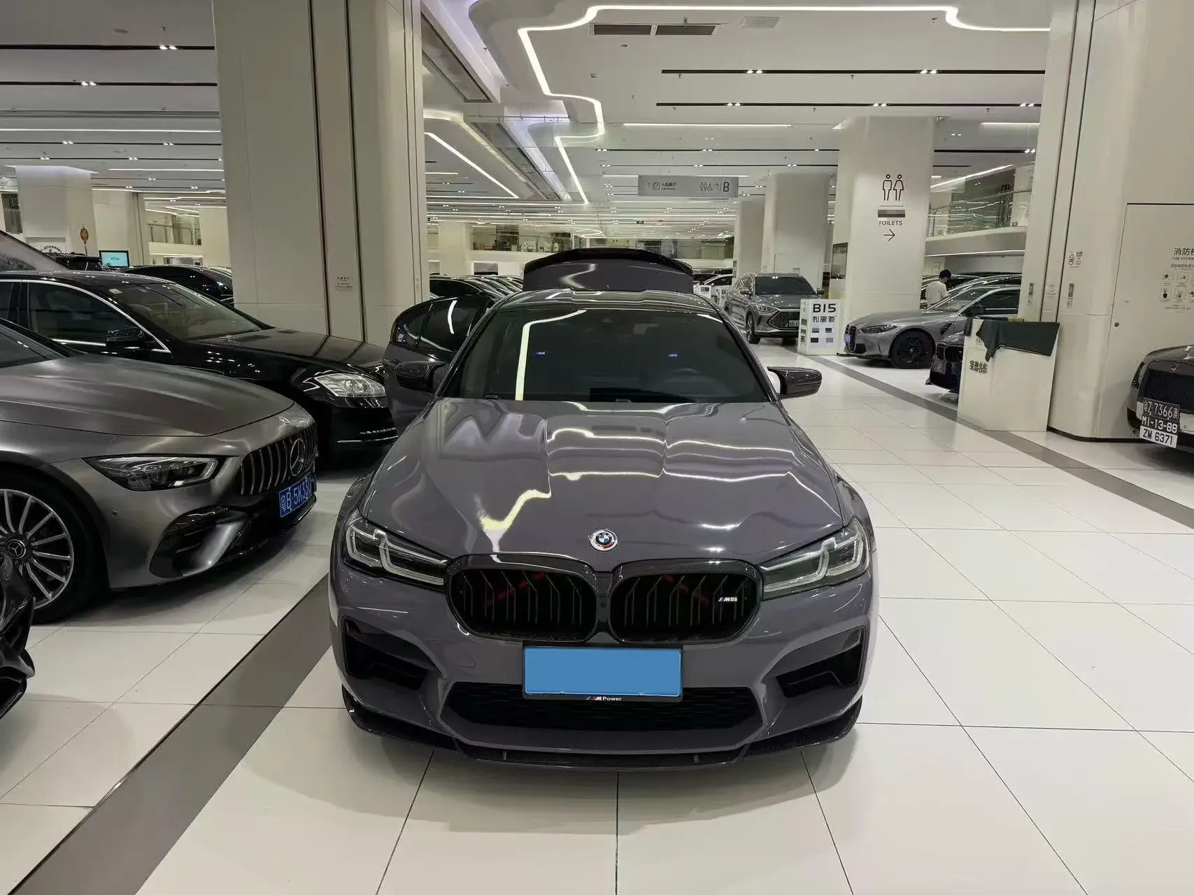 2021 BMW M5 thumbnail 2
