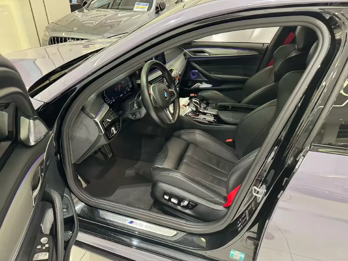 2021 BMW M5 4.4T 600HP V8 8AT,autocango,china used car exporter,china ev exporter,chinese used car exporter,chinese used ev exporter