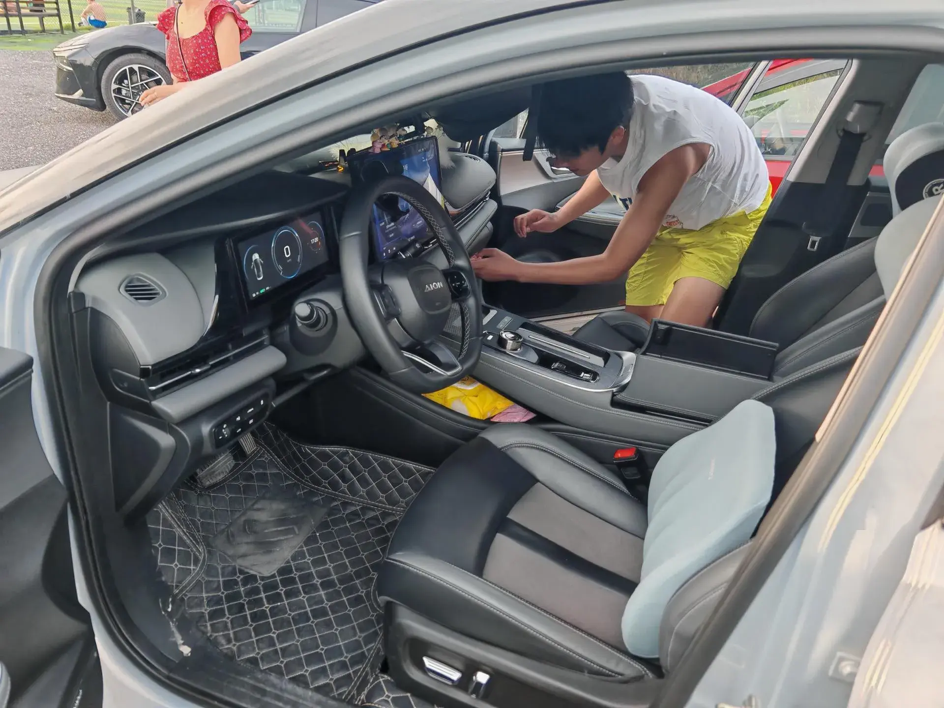 2023 AION S thumbnail 3