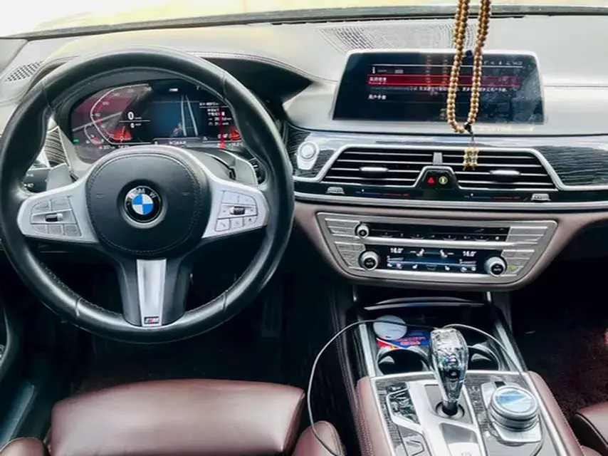 2021 BMW 7 thumbnail 4