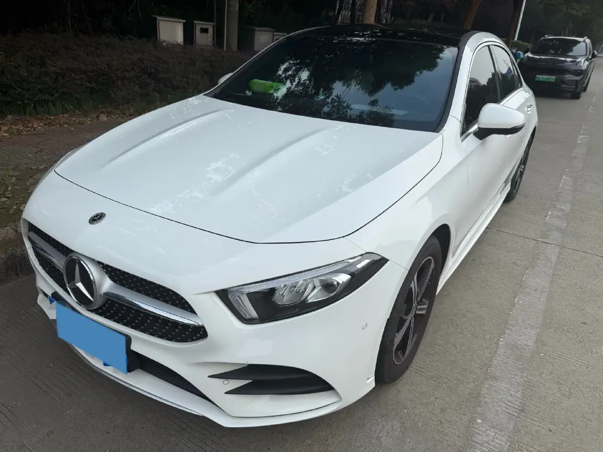 2022 Mercedes-Benz A Class 1.3T 163HP L4 7DCT