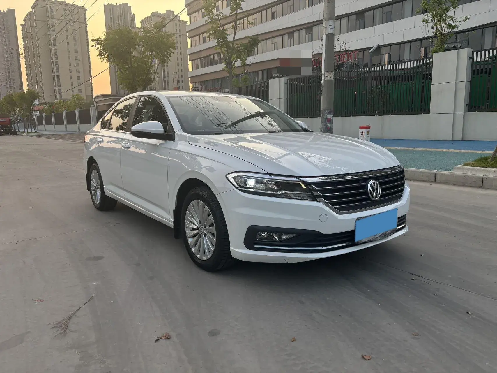 2019 VOLKSWAGEN LAVIDA thumbnail 3