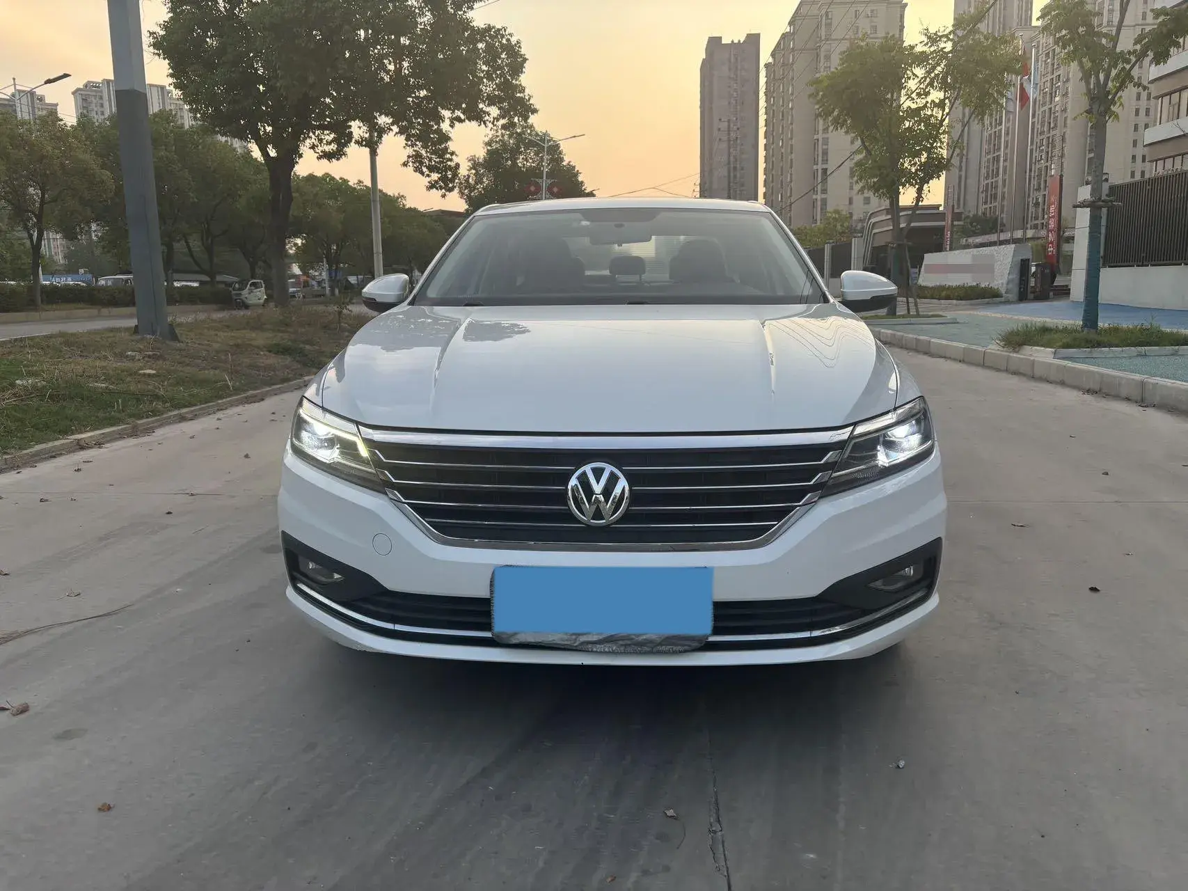 2019 VOLKSWAGEN LAVIDA thumbnail 2