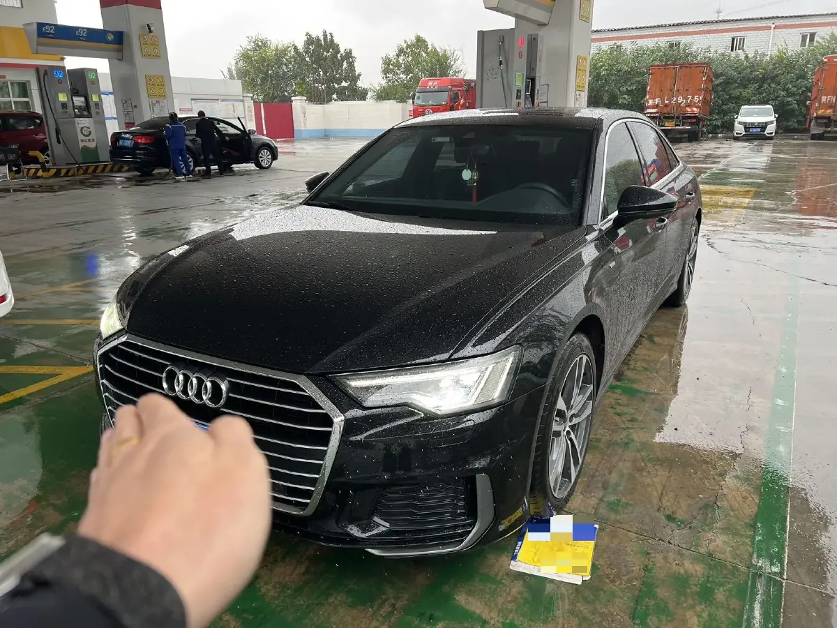 2022 Audi A6L 2.0T 190HP L4 7DCT