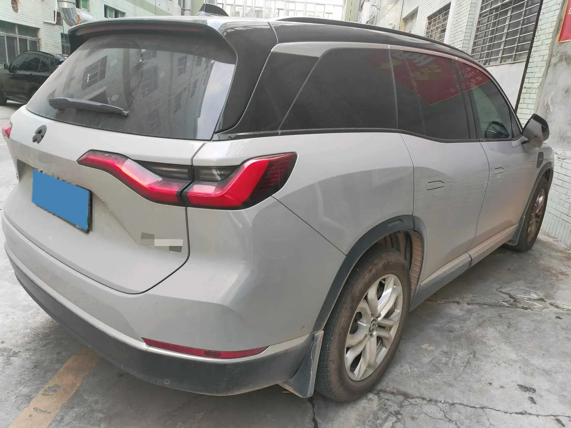 2020 NIO ES8 thumbnail 3