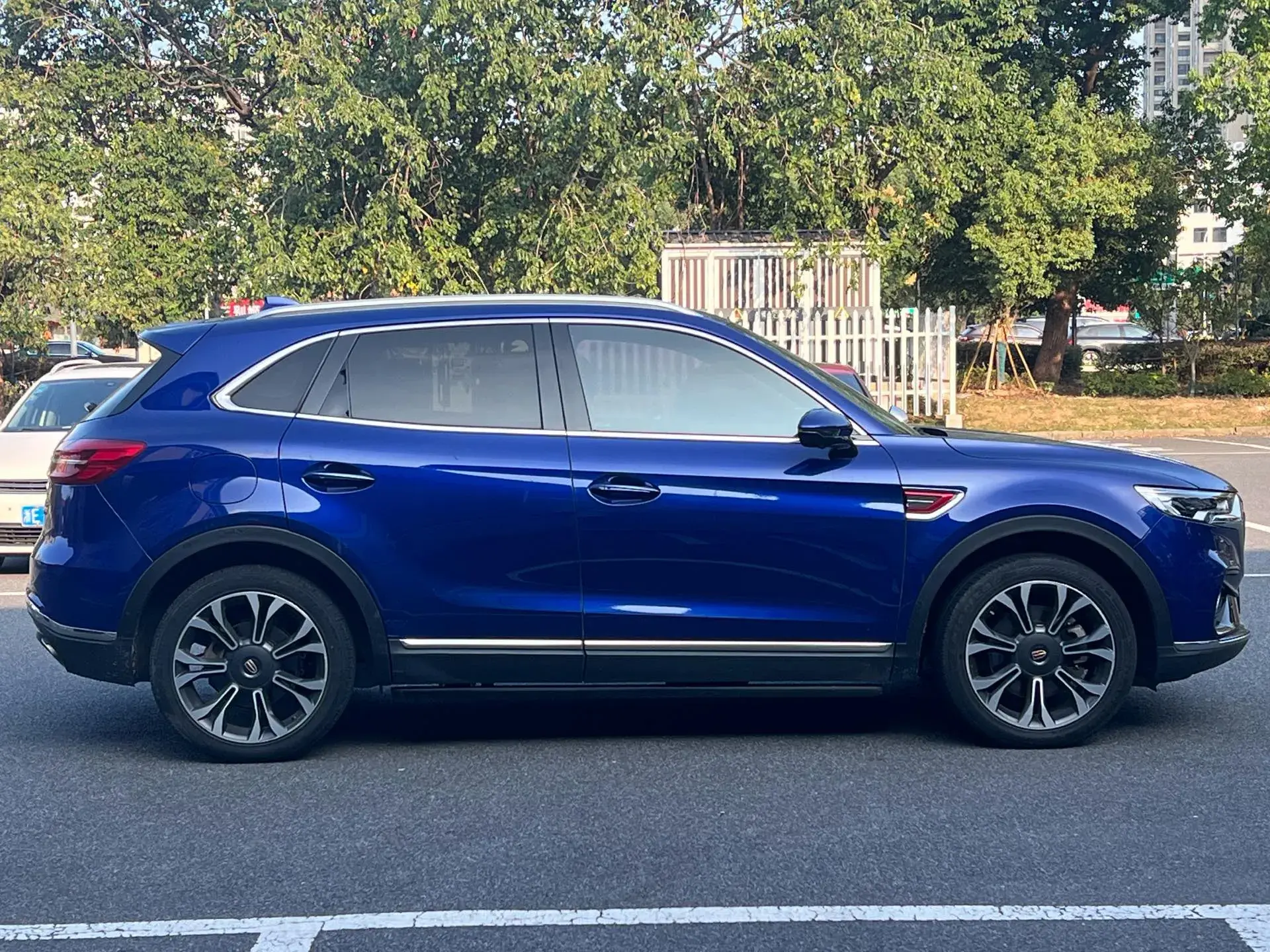 2019 HONGQI HS5 thumbnail 2