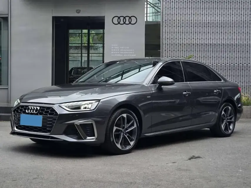 2022 AUDI A4L view 1