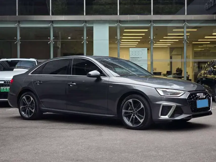 2022 AUDI A4L thumbnail 3