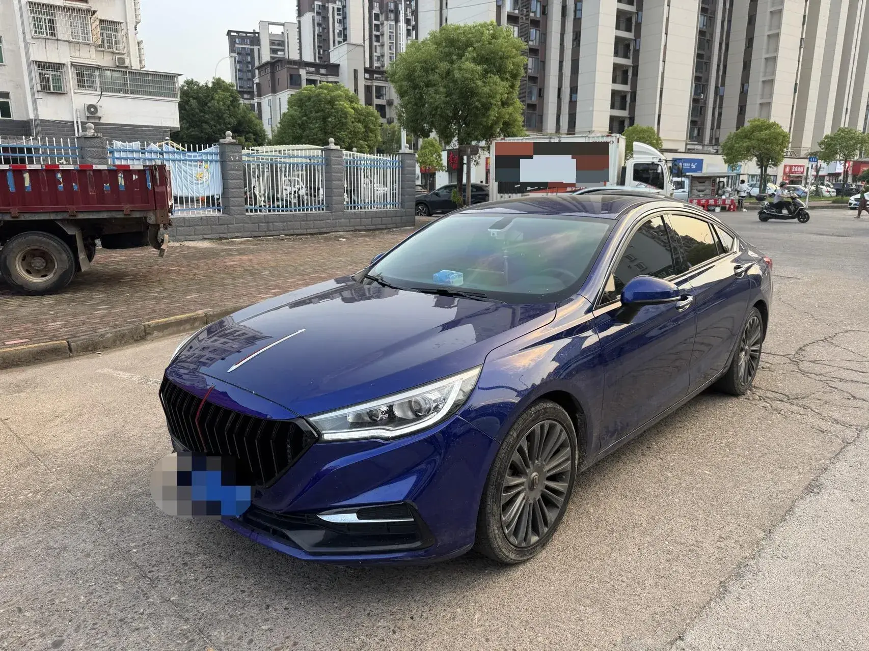 2020 HONGQI H5 view 1