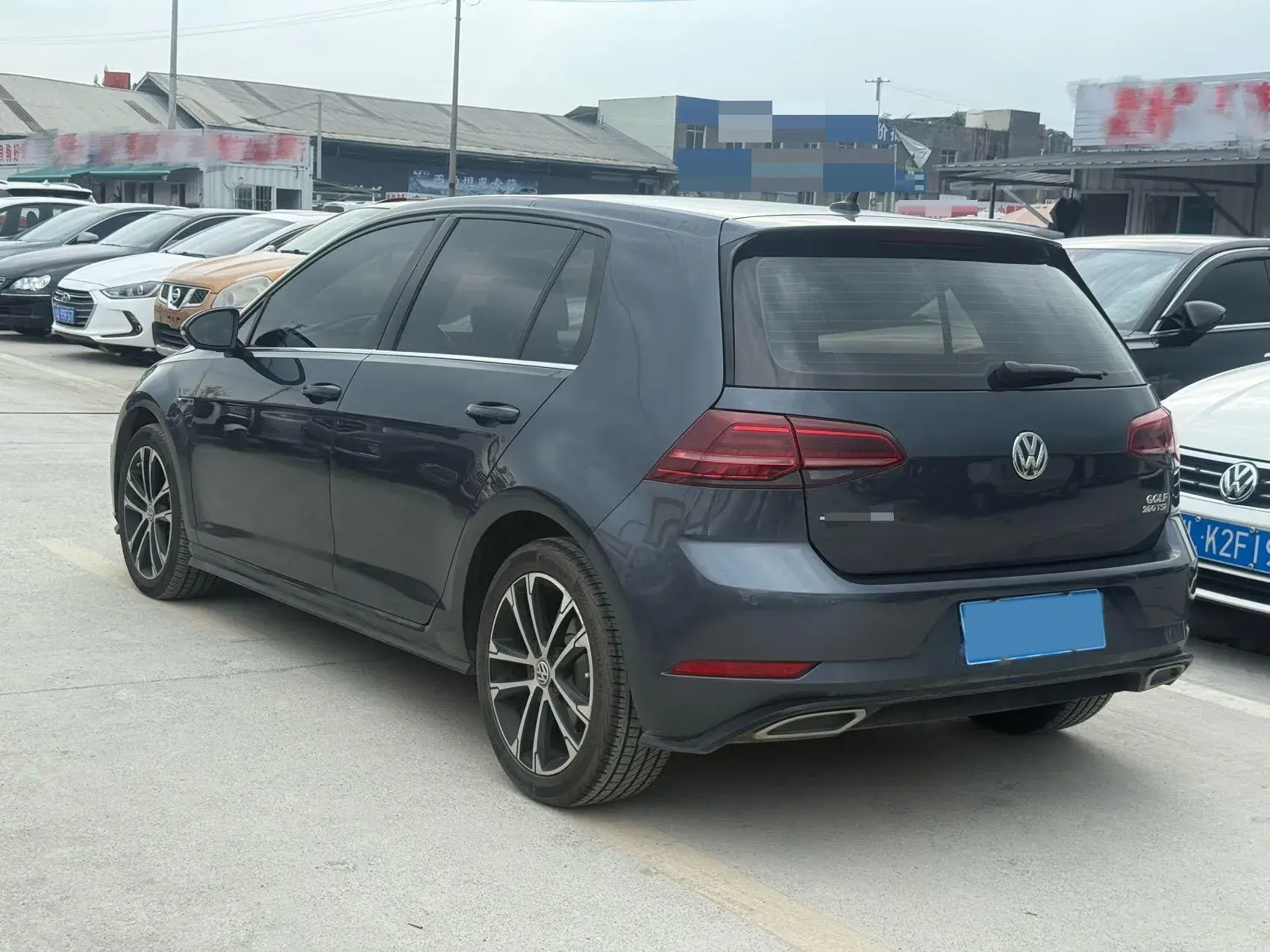 2019 VOLKSWAGEN GOLF thumbnail 3