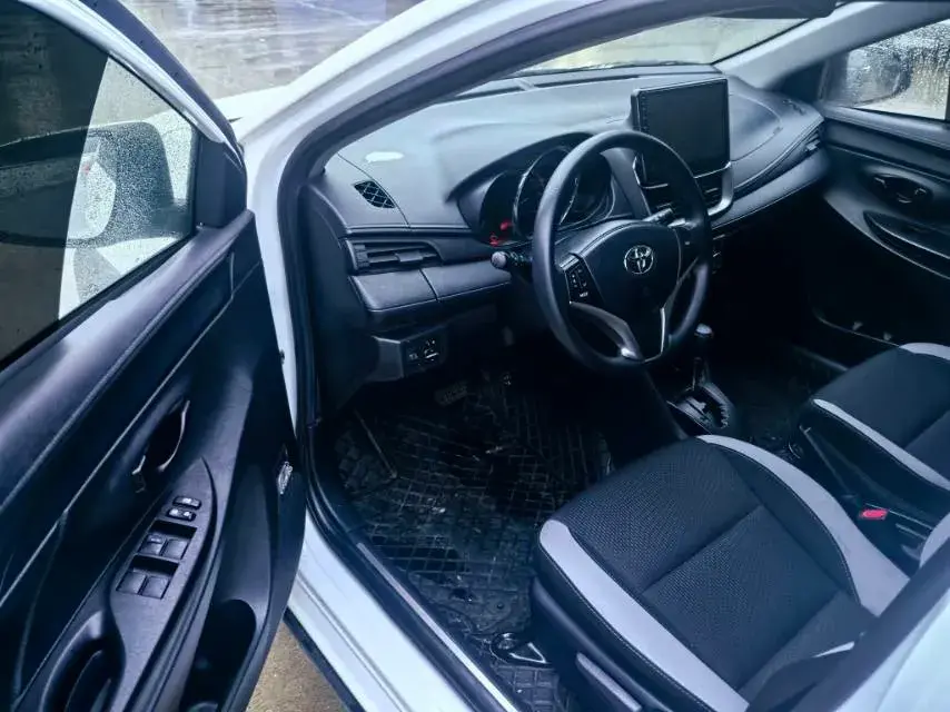 2022 TOYOTA YARIS thumbnail 2